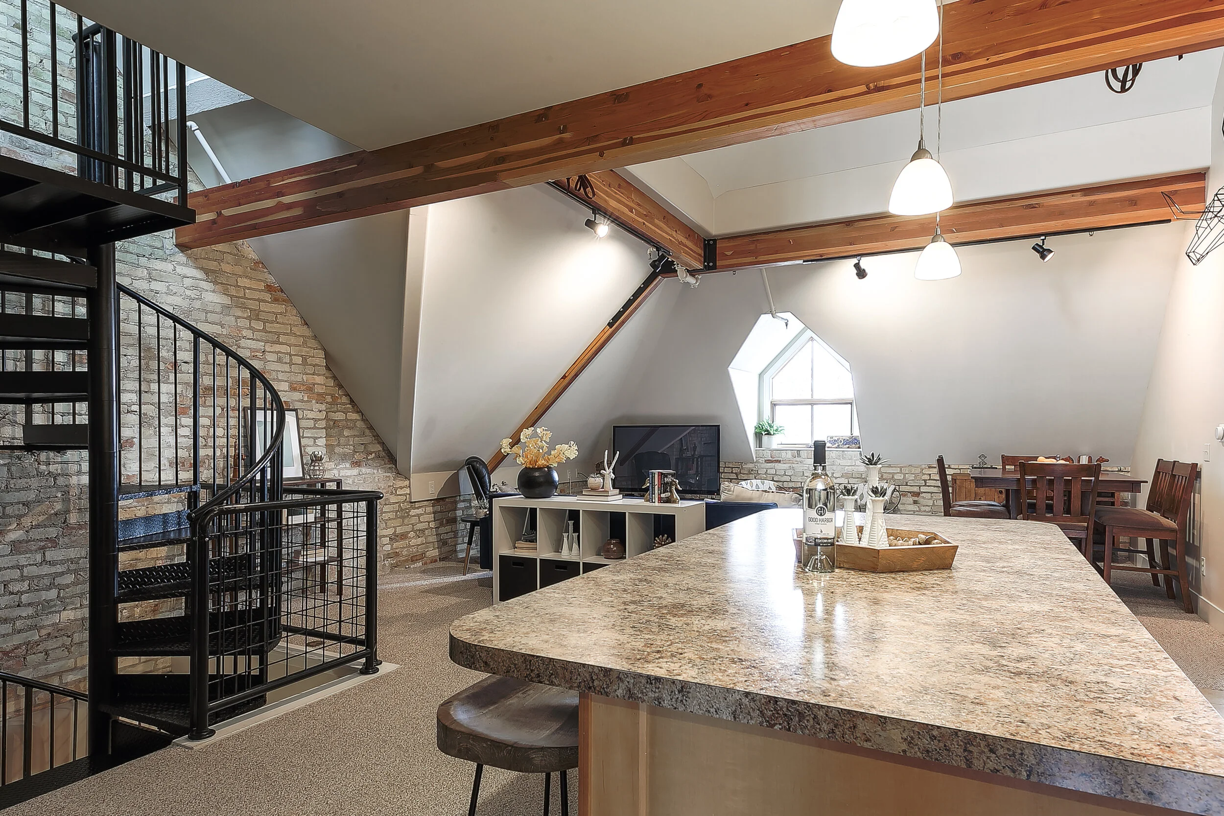 Spiral Sanctuary - Photo 8